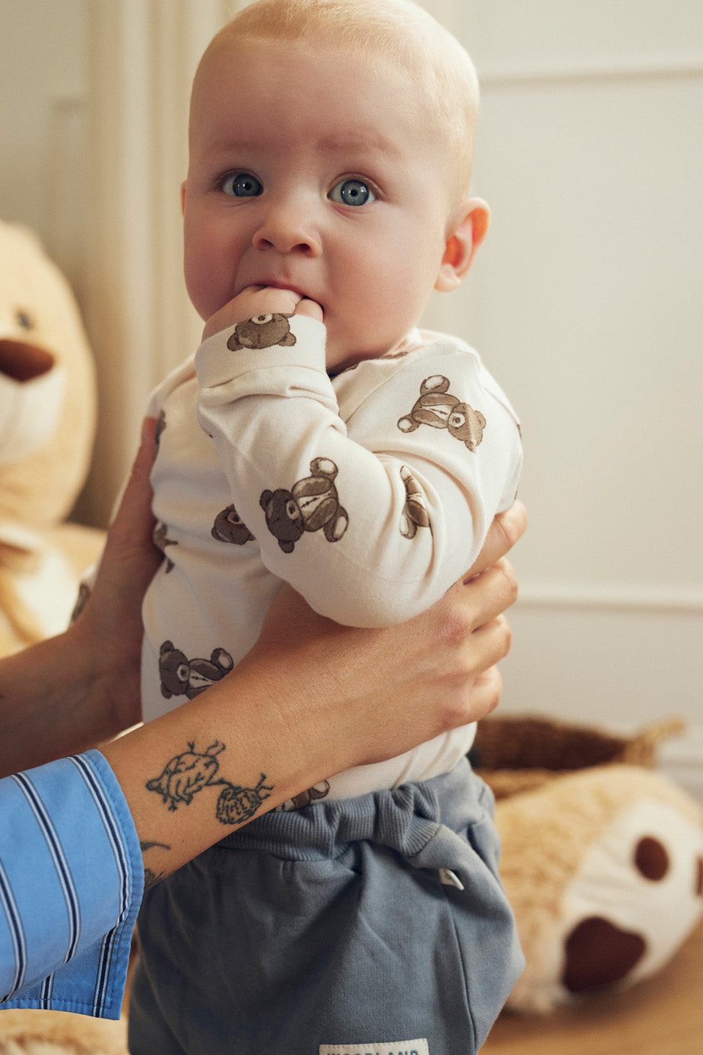 Tiny One Body med lange ærmer og teddy print Body LS 346 White Sand AOP