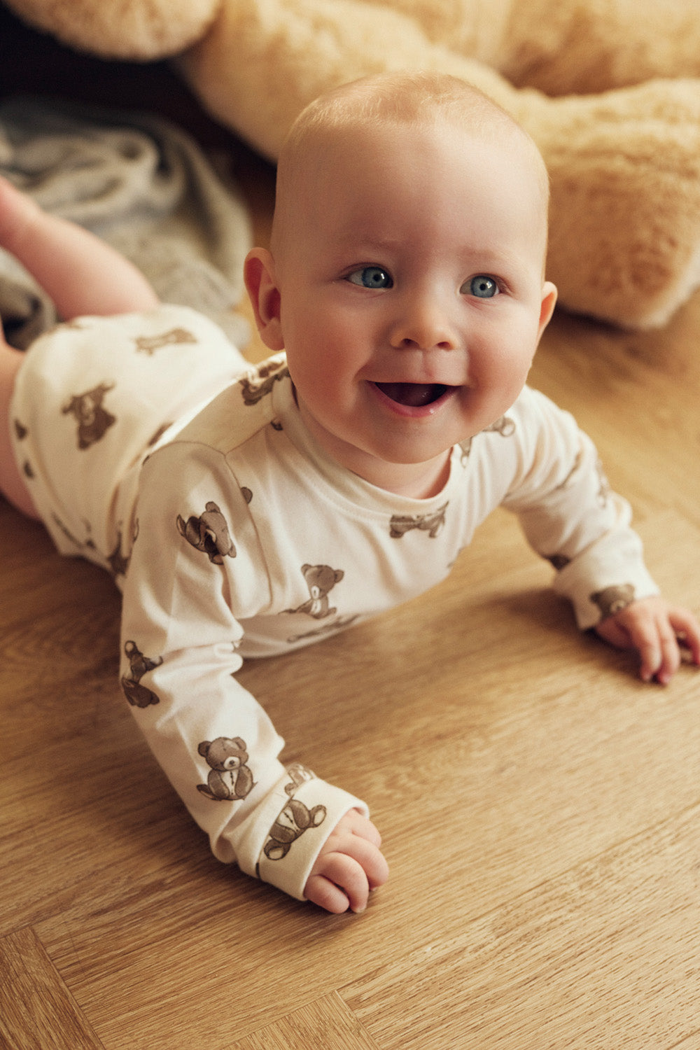 Tiny One Body med lange ærmer og teddy print Body LS 346 White Sand AOP