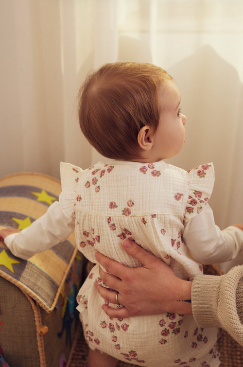 Tiny One GOTS Tiny One Baby Beachsuit, Muslin Beachsuit 317 GARDENIA AOP